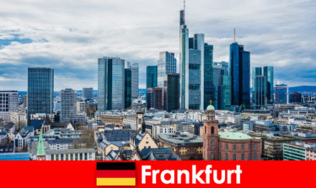 Yüksek binalar için metropol Frankfurt'ta turistik yerler
