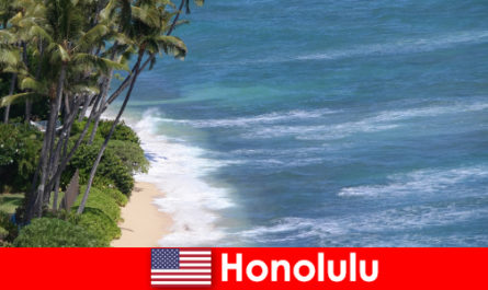 Honolulu'nun en gözde mekanlarını ailelerle yaşayın