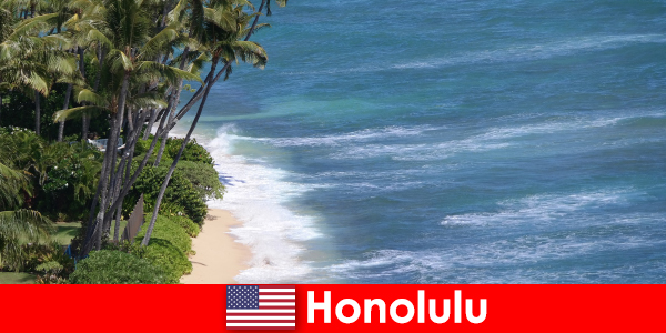 Honolulu’nun en gözde mekanlarını ailelerle yaşayın