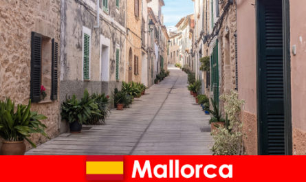 Mallorca doğa manzaraları ve plajlar spor turistler için cennet