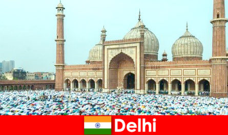 Delhi, dünyaca ünlü Müslüman binalarıyla Hindistan'ın kuzeyinde bir metropol