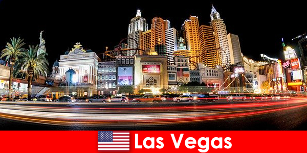 Eğlence dünyasının başkenti Las Vegas, gece hayatıyla yabancıları memnun ediyor