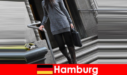 Hamburg'daki zarif bayanlar, özel sağduyulu eskort hizmeti ile gezginleri şımartıyor