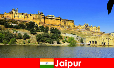 Jaipur'a yabancılar güçlü tapınakları sever