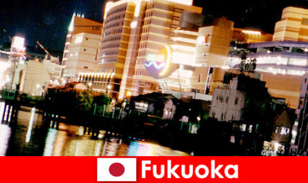 Fukuoka'nın sayısız diskosu, gece kulübü veya restoranı tatilciler için en iyi buluşma yeridir.