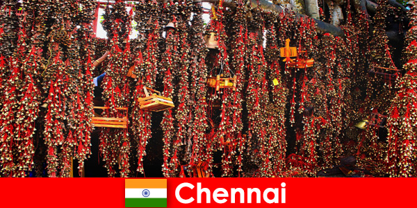 Chennai Hindistan’da tapınaktaki sesler ve yerel danslar yabancıları bekliyor