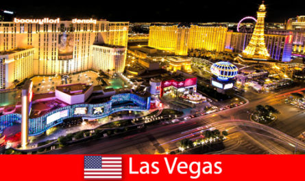 Dünyanın her yerinden misafirler için Las Vegas Amerika Birleşik Devletleri'nde göz kamaştırıcı bir oyun cenneti