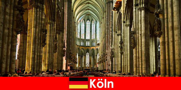 Köln Katedrali’ndeki üç kutsal krala yabancılar için hac