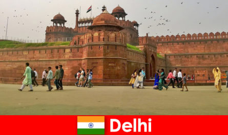 Dünyanın her yerinden kültürel gezginler için Delhi Hindistan'da canlı yaşam