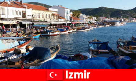 Aktif gezginler, İzmir Türkiye'de şehir ve plaj arasında gidip geliyor