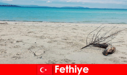 Türk Rivierası Fethiye'de stresli turistler için dinlenme gezisi