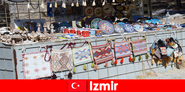 İzmir Türkiye’nin çarşı bölgelerinde yabancılar için gezinme deneyimi