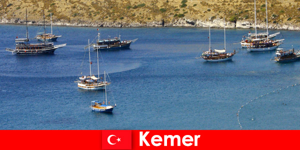 Çiftler ve aşık aileler için Kemer Türkiye’de tekneyle macera gezisi
