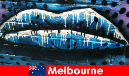 Gezginler Melbourne Avustralya'nın dünyaca ünlü sokak sanatlarına hayran kalıyor