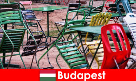 Güzel Budapeşte Macaristan'da gezginleri ilginç bistrolar, barlar ve restoranlar bekliyor