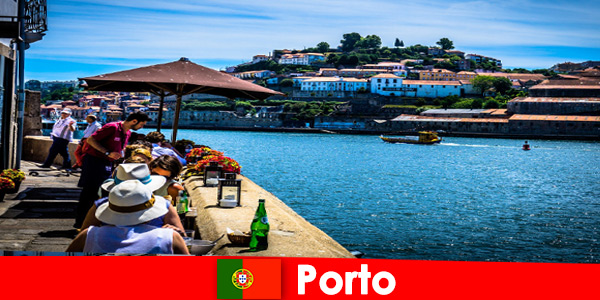 Porto Portekiz’deki limandaki harika balık restoranlarına kısa tatilciler için hedef