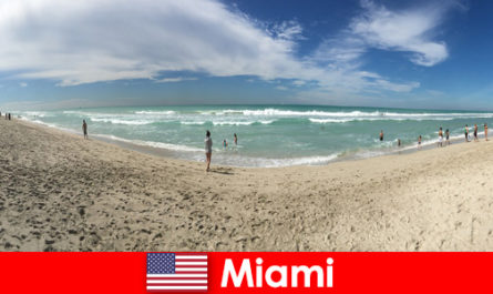 Genç gezginler, sıcak Miami Amerika Birleşik Devletleri'ni heyecan verici, havalı ve benzersiz buluyor