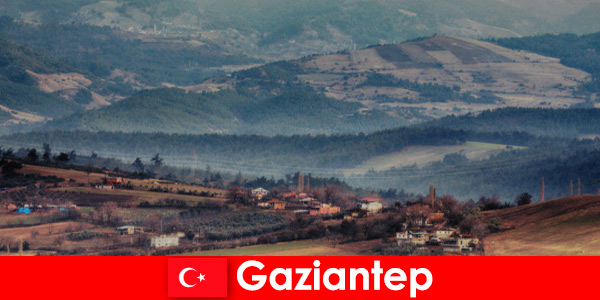 Gaziantep Türkiye’de dağlar ve vadiler boyunca rehberli turlarla yürüyüş rotaları
