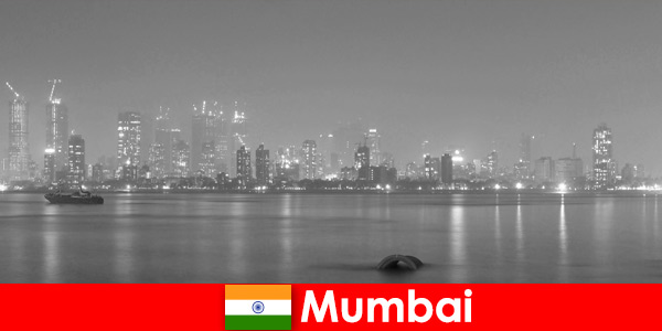Çeşitliliğe hayran kalacak yabancı turistler için Mumbai Hindistan’da büyük şehir havası