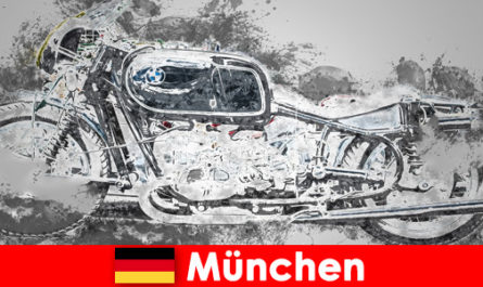 Münih Almanya'daki Motorworld, dünyanın her yerinden turistleri hayrete düşürecek ve dokunacak