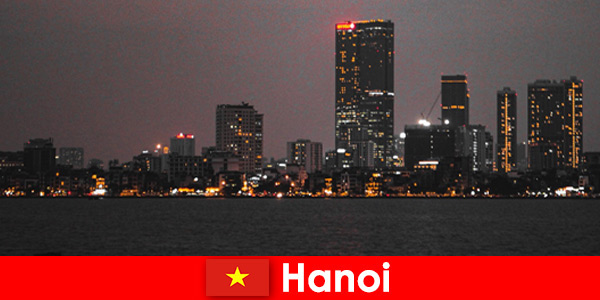 Uluslararası gezginler için Hanoi Vietnam’a ucuz şehir gezisi