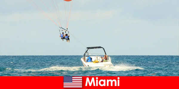 Dünyanın her yerinden su sporları turistleri için Miami Amerika Birleşik Devletleri’ne en iyi gezi