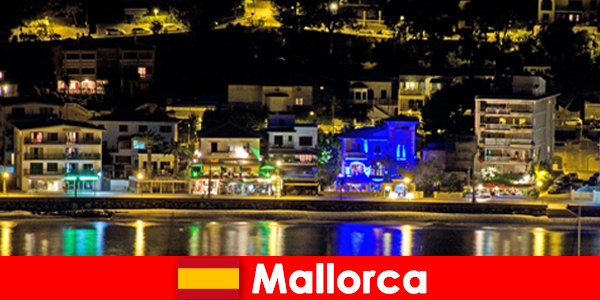 İspanya Mallorca Yabancılar özel telekızlarla geceye parti veriyor