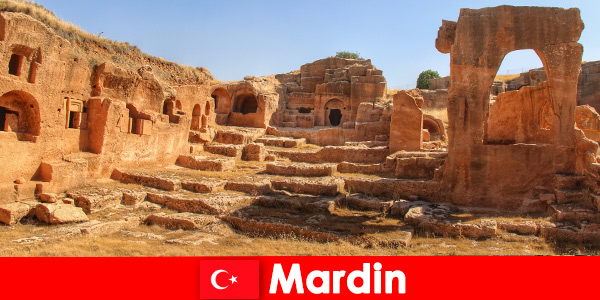 Mardin Türkiye’de yabancılar için dokunacak antik manastırlar ve kiliseler