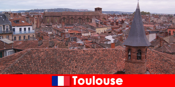 Resim mükemmelliğindeki Toulouse Fransa’da büyüleyici manzaraları deneyimleyin