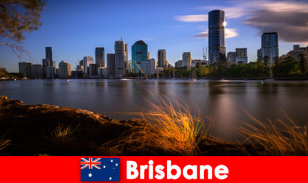 Brisbane Avustralya'daki ılıman iklimi ve harika yerleri turist olarak keşfedin