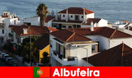 Avrupa'daki popüler tatil yeri, her turist için Portekiz'deki Albufeira'dır.