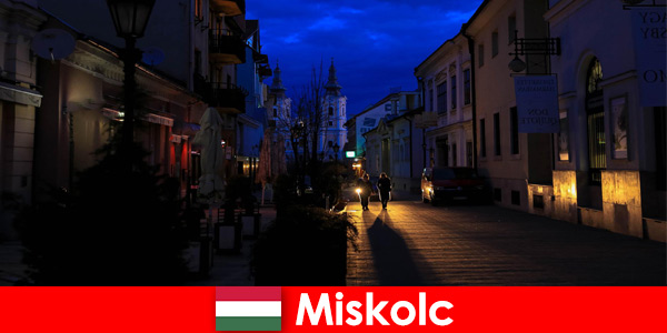 Tatilciler Miskolc Macaristan'a gelmekten her zaman mutlu olurlar