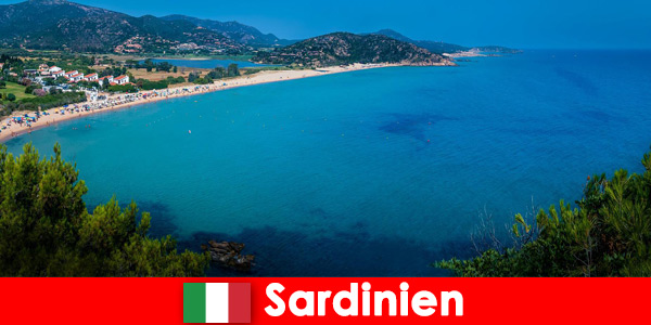 Sardunya İtalya’da muhteşem plajlar turistleri bekliyor