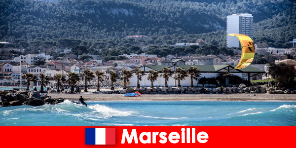 Marsilya Fransa'da Akdeniz kıyısında su sporları çok popüler