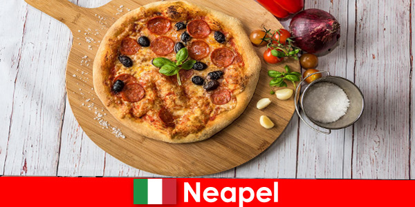 Napoli İtalya'da orijinal veya egzotik, her konuk kendi mutfak zevkini bulacak