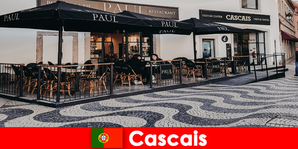 Cascais Portekiz'deki küçük dükkanlar sizi yemeye ve içmeye davet ediyor
