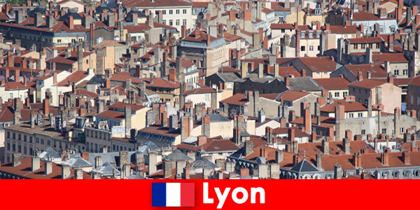 Aşık turistler, Lyon Fransa’da bölgesel lezzetlerin tadını çıkarmaya davetlidir