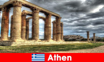 Klasik ve geleneksel gibi zıtlıklar milyonlarca ziyaretçiyi Atina Yunanistan'a çekiyor