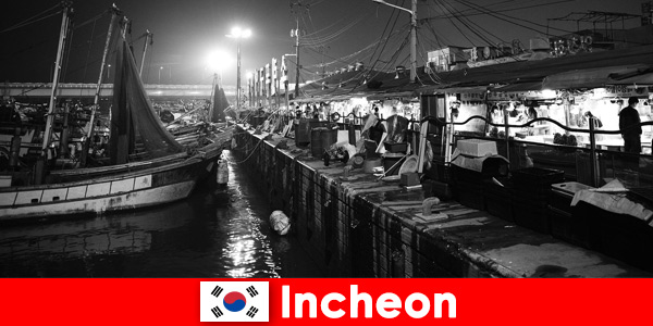 Incheon Limanı'ndaki Gece Pazarı Güney Kore otantik sunuyor