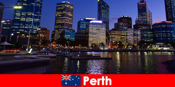 Perth Avustralya’da kültürel bir sahne ve vahşi gece hayatı genç gezginleri bekliyor