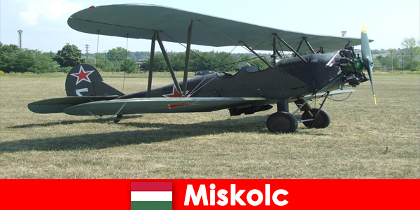 Eski uçan makineleri sevenler burada, Miskolc Macaristan'da çok şey keşfedecekler