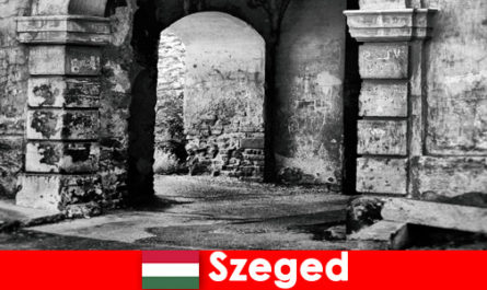Emekliler Szeged Macaristan'da yaşamayı seviyor ve tercih ediyor
