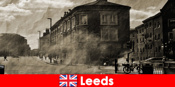 Leeds İngiltere'de en iyi otelleri ve otantik gastronomi ile modern şehir