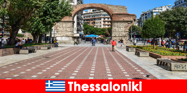 Selanik Yunanistan'da geleneksel yaşam tarzını ve tarihi binaları deneyimleyin