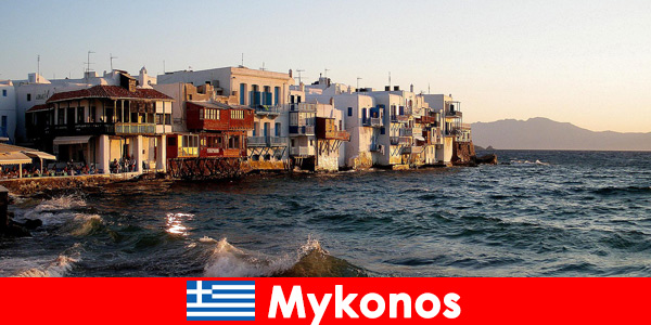 Mykonos Yunanistan'da dünyanın her yerinden misafirleri ağırlayan ada