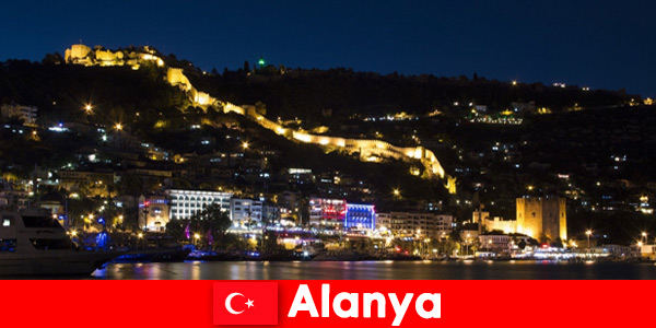 Çok sevilen Alanya Türkiye’de turistler için ucuz uçuşlar ve oteller