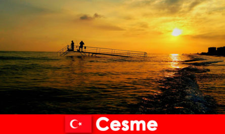 Çeşme Türkiye'de arkadaşlarla özel gezi geçirin