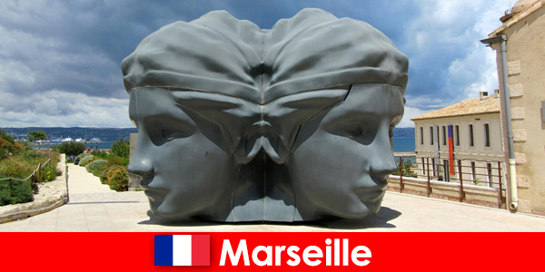 Fransa’daki Marsilya, kültür ve sanatıyla yabancıları şaşırtıyor