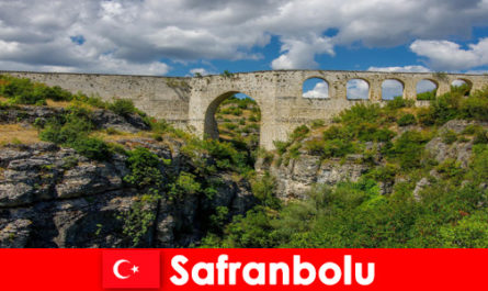 Safranbolu Türkiye'de kültür turizmi, meraklı tatilciler için her zaman bir deneyimdir