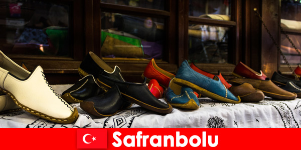 Oryantal el sanatları ve misafirperverlik yabancıları Safranbolu Türkiye'de bekliyor